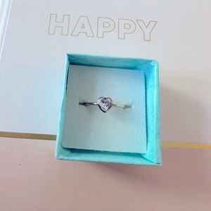 NWT Beautiful Crystal Heart Ring